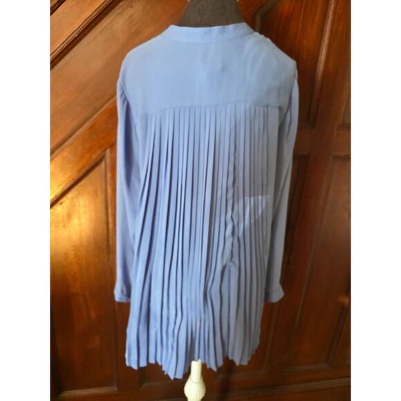 Chicos Periwinkle Blue Pleated Back Blouse Tenni Sequin Trim Size 2 L - Picture 3 of 7